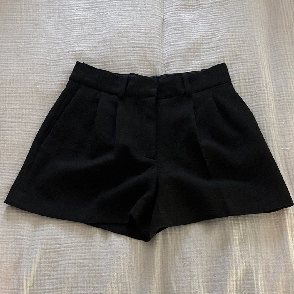 Aritzia Babaton Pleated Mini Shorts